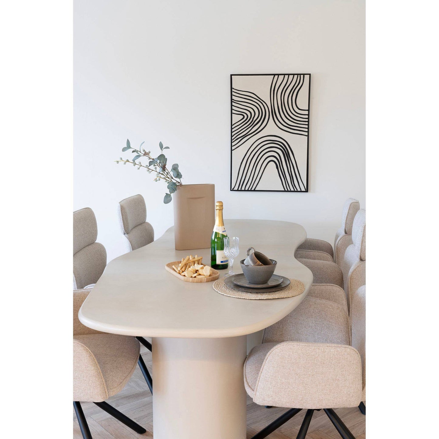 Deko Vase in Braun - Zylindrische Keramikvase mit elegantem, geripptem Design für moderne Wohnakzente.